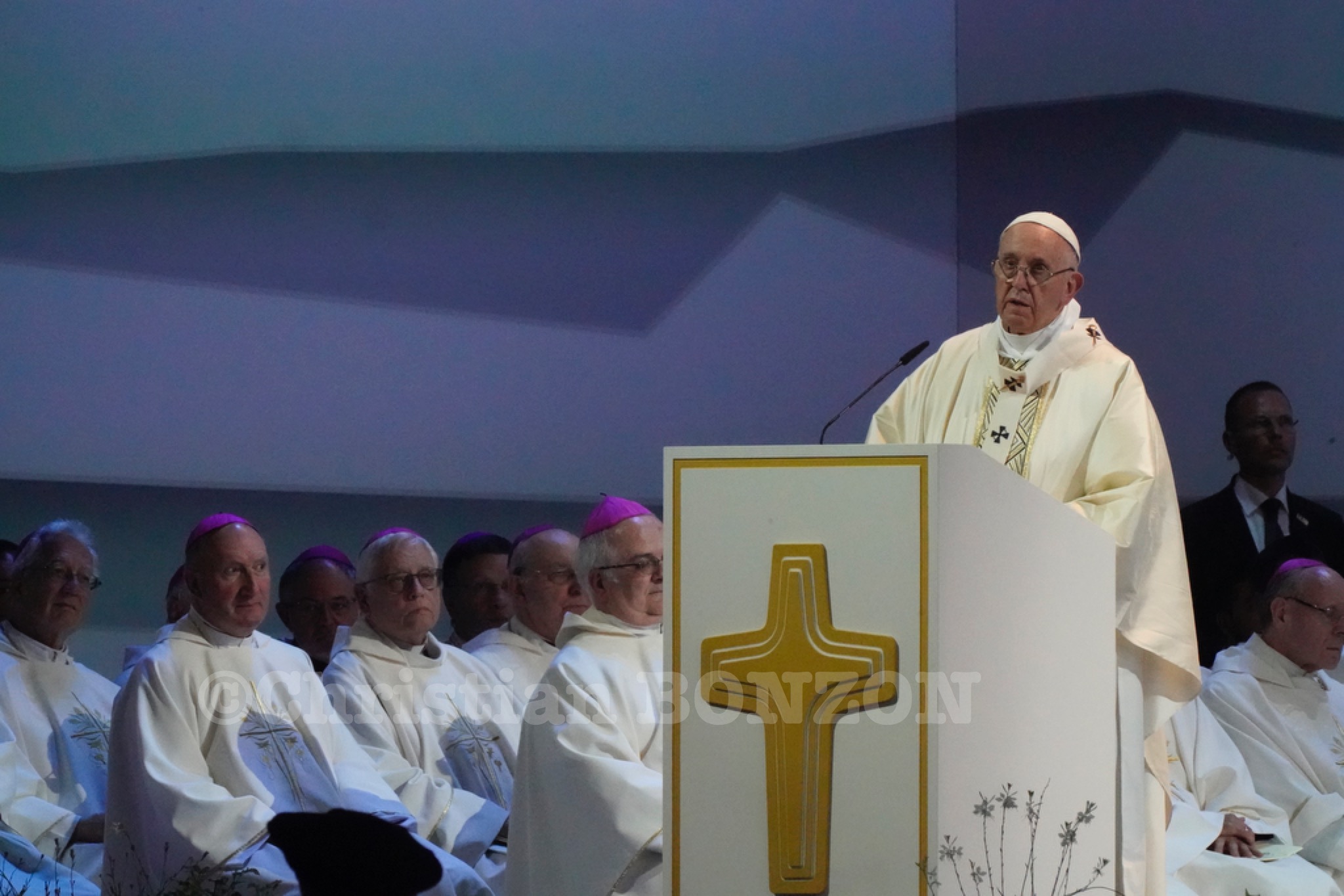 Le Pape en visite a Palexpo a Geneve.