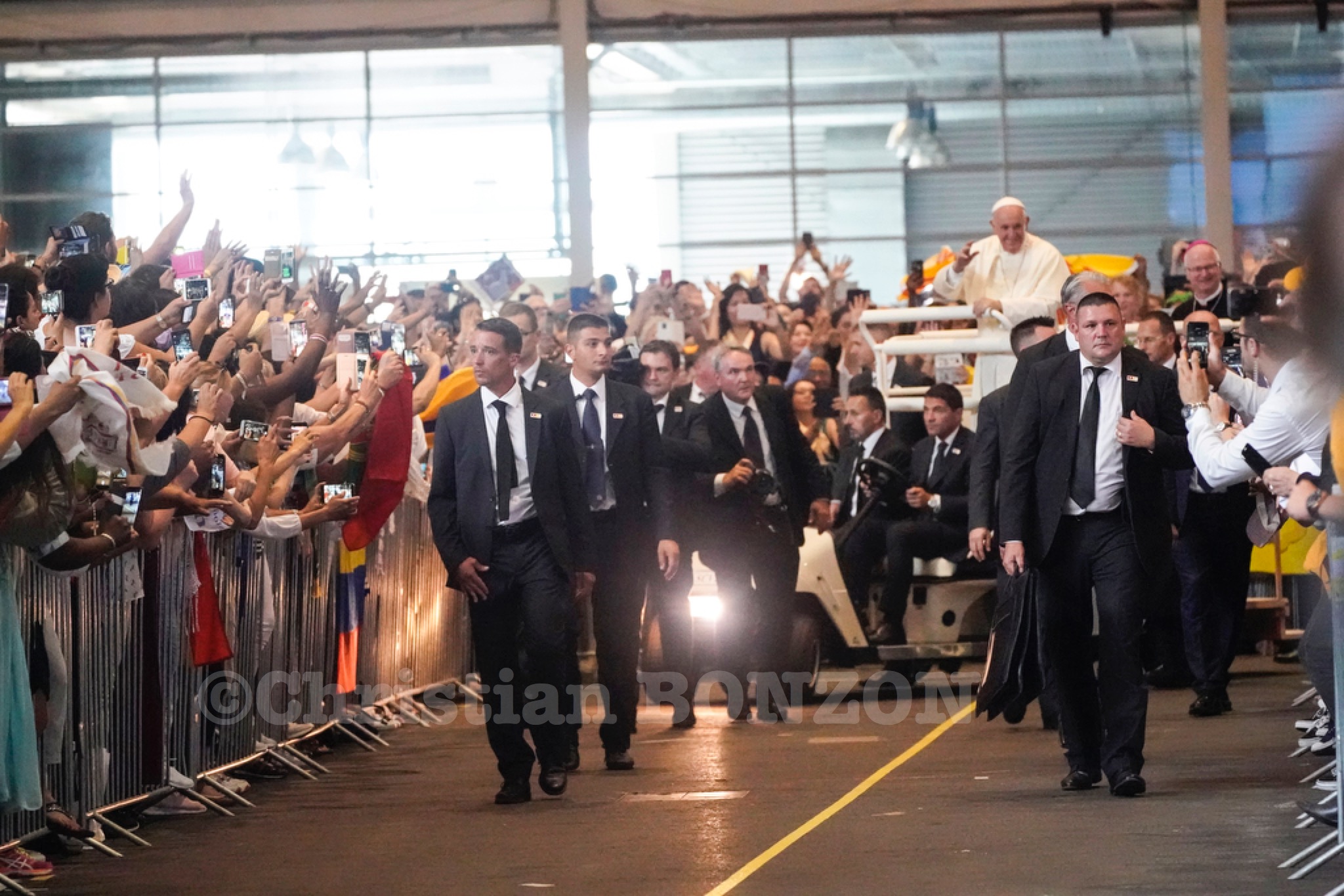 Le Pape en visite a Palexpo a Geneve.