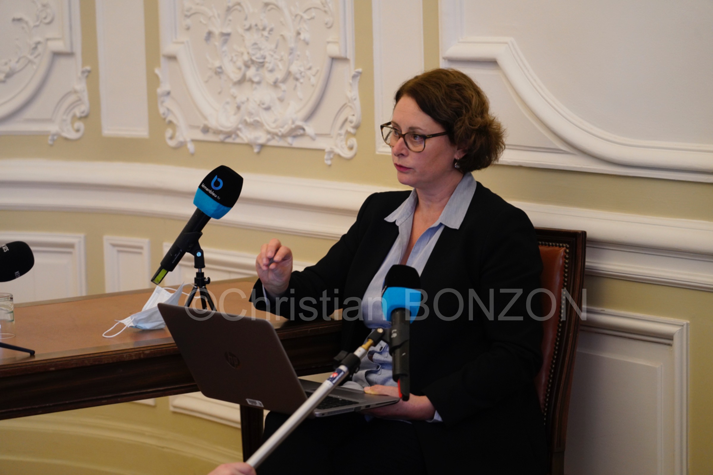 Confpresseconfinement003