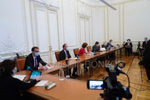 Confpresseconfinement006