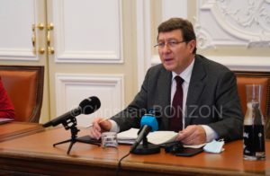 Confpresseconfinement008