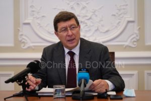 Confpresseconfinement011