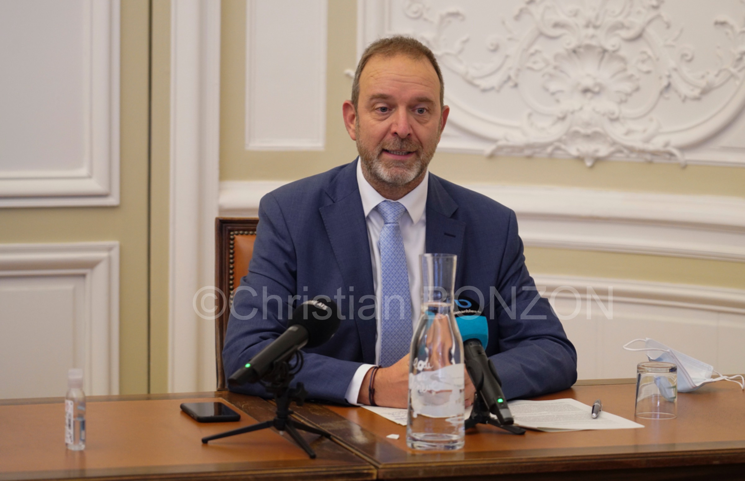 Confpresseconfinement015