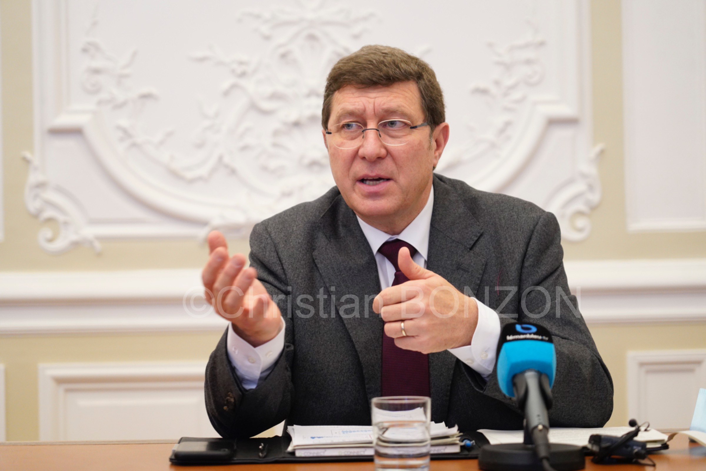 Confpresseconfinement023