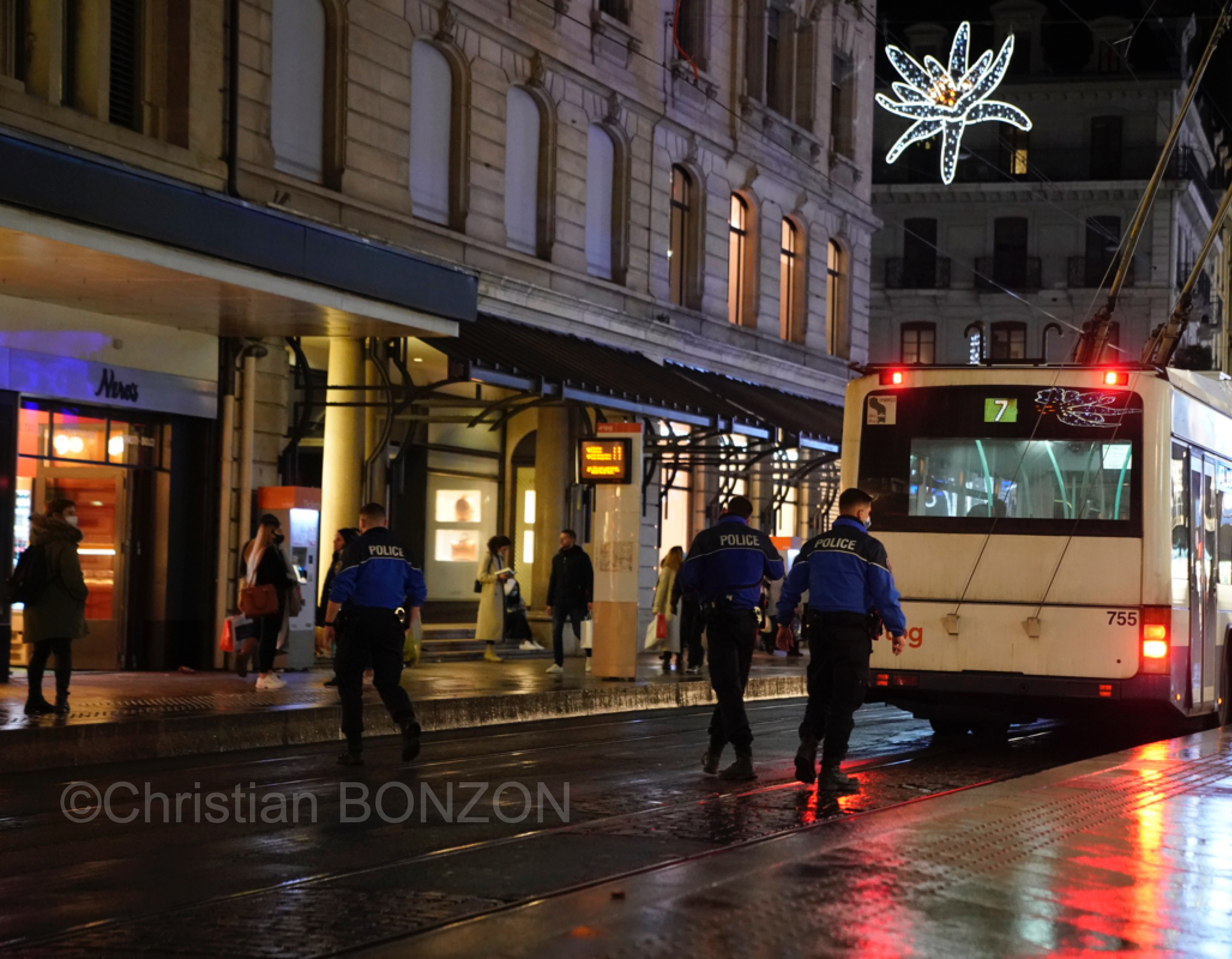 23_decembre2020_immesion059police