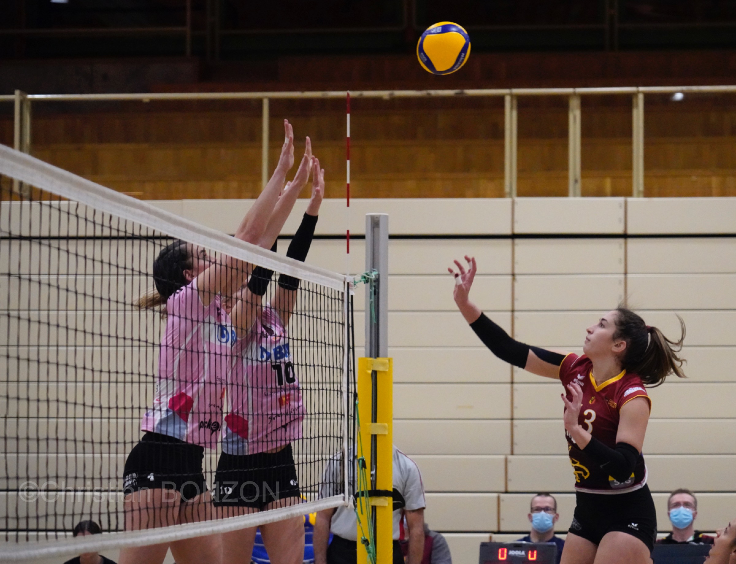 volleyfem12dec002