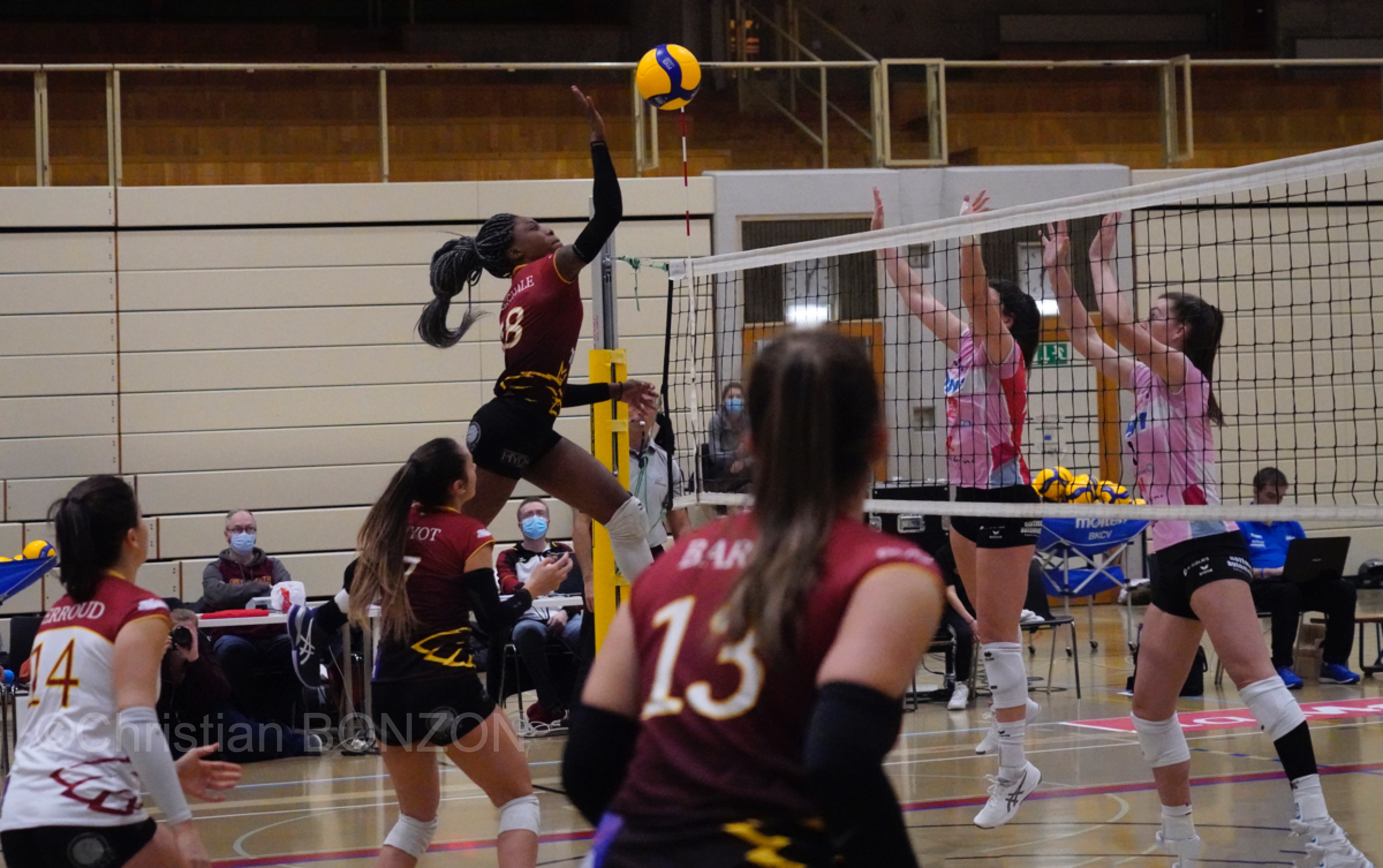 volleyfem12dec021