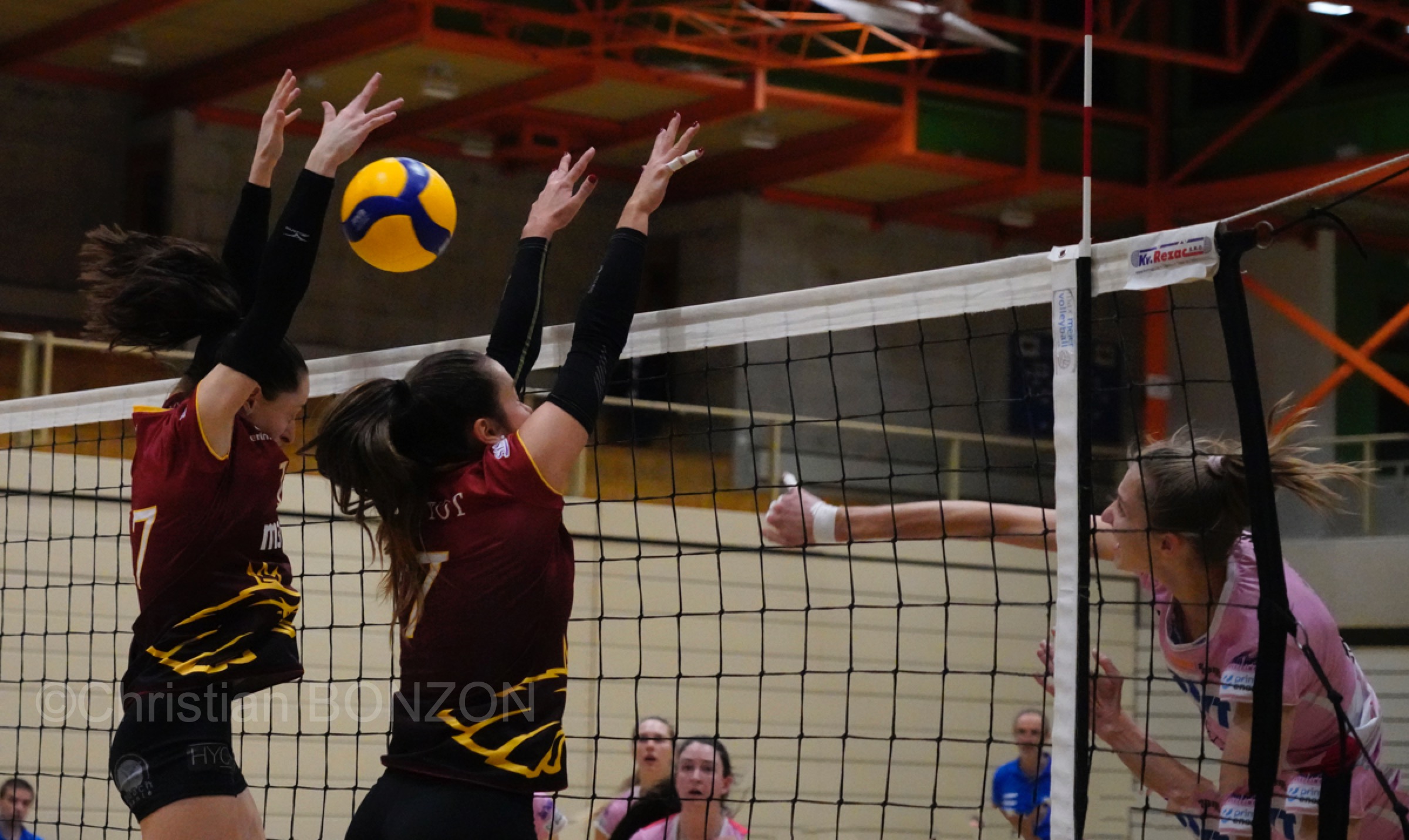 volleyfem12dec025