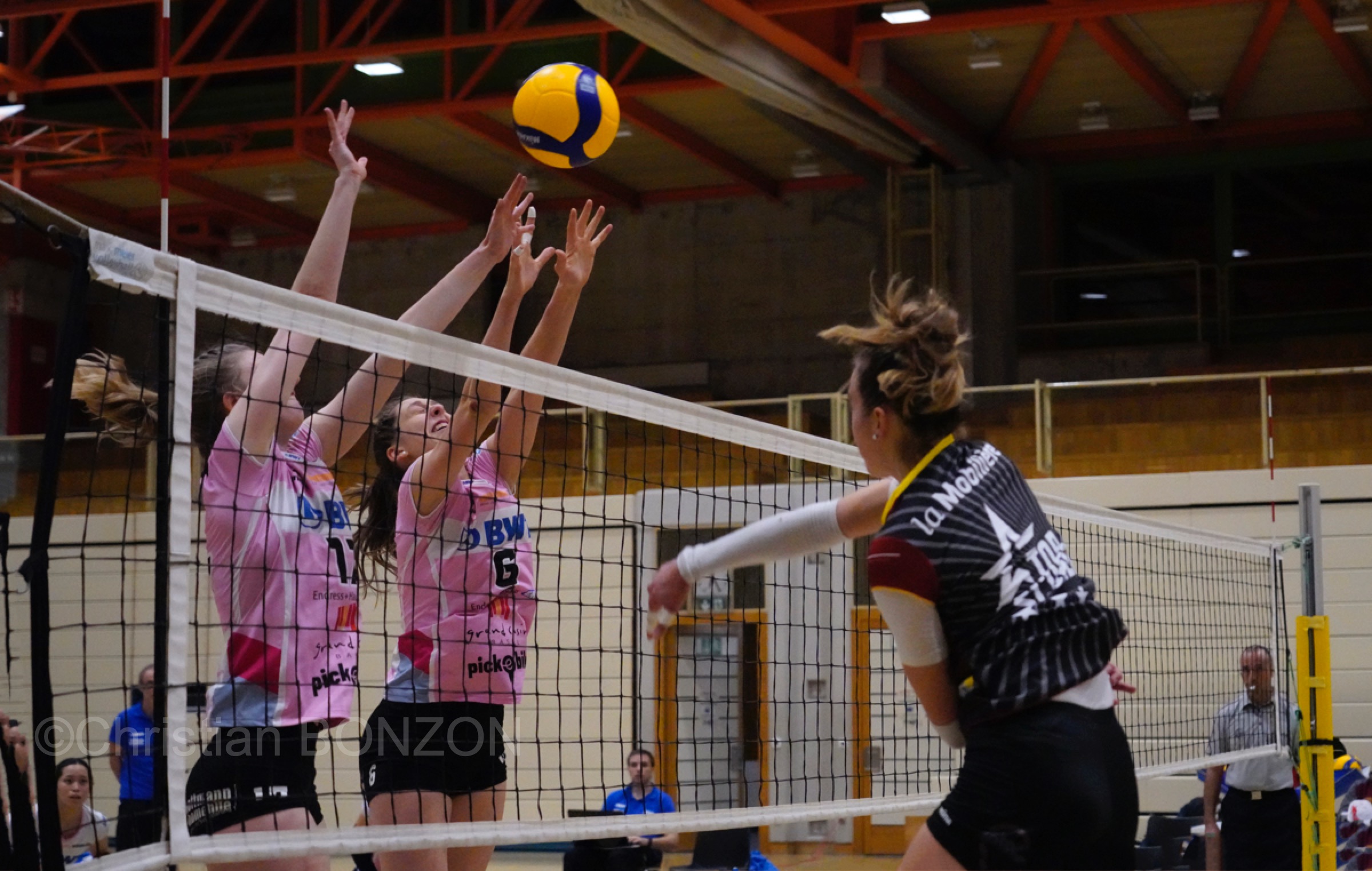 volleyfem12dec036