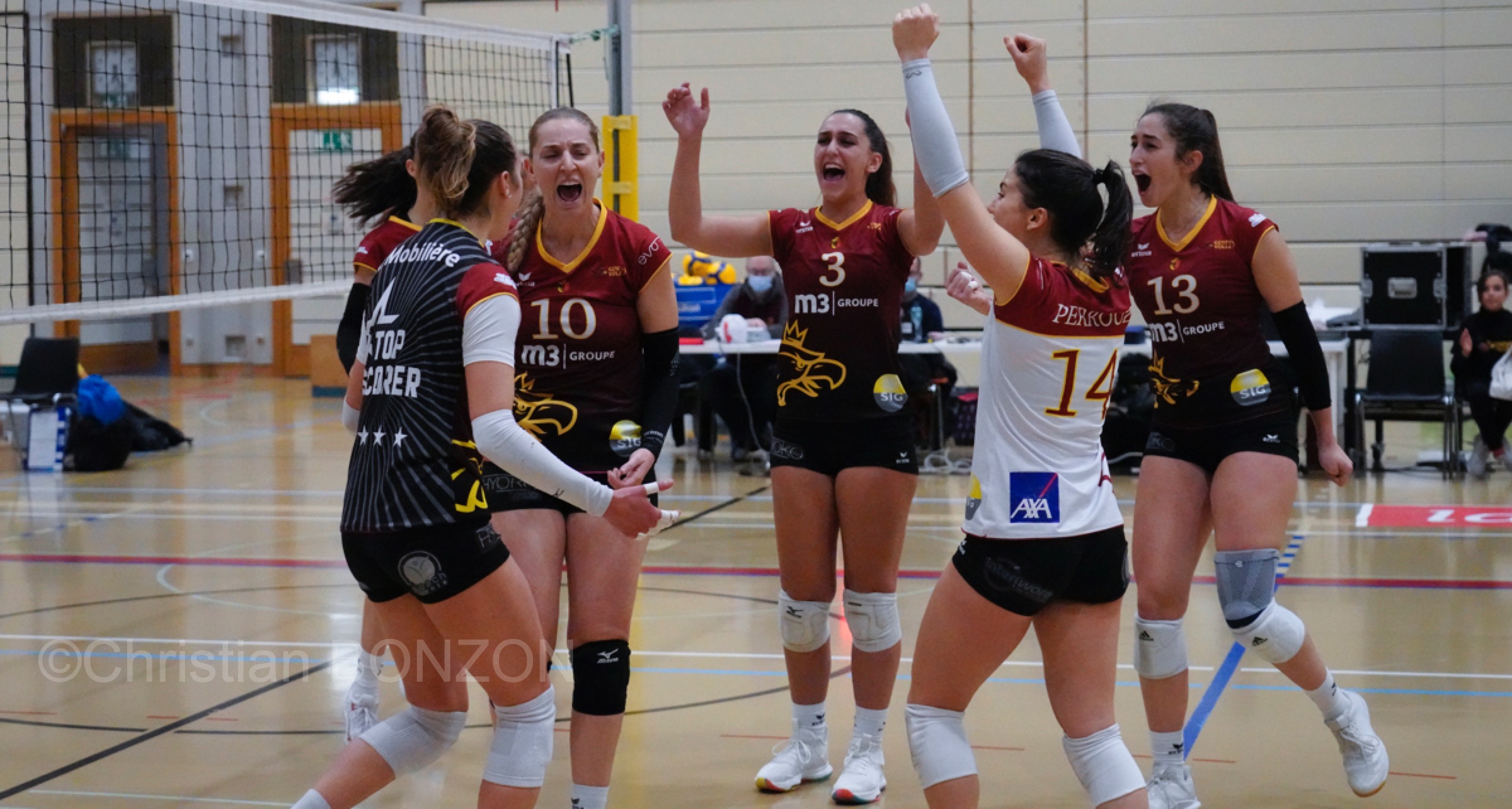 volleyfem12dec037