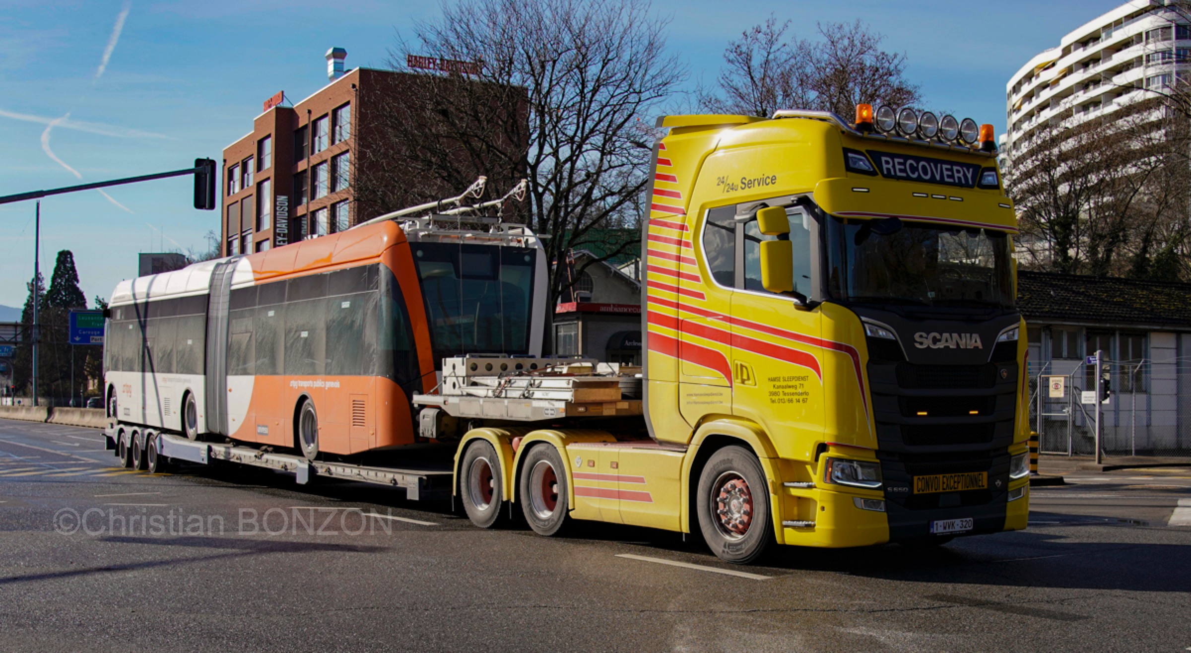 Trolleybus_Vanhool002