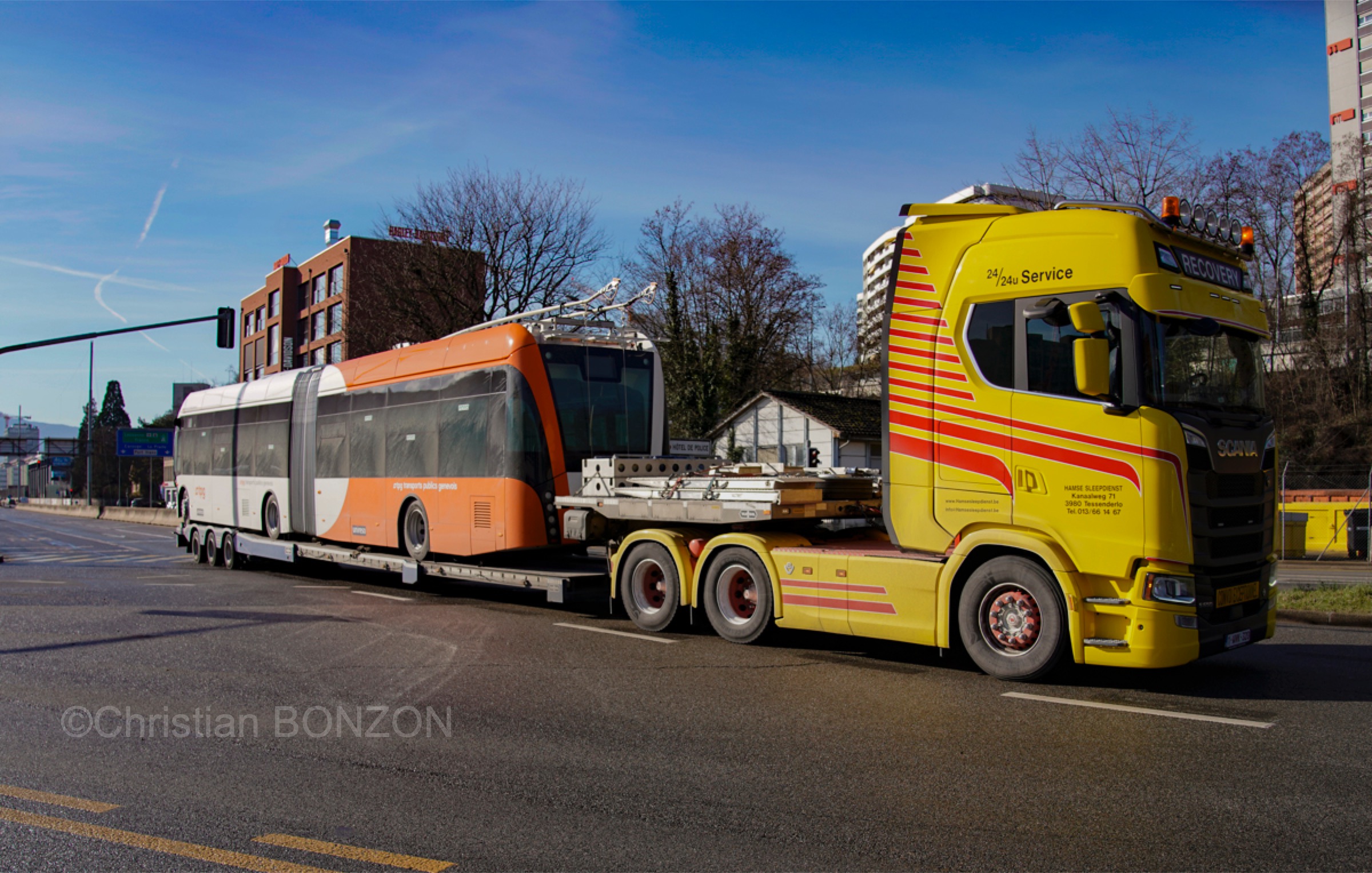 Trolleybus_Vanhool003