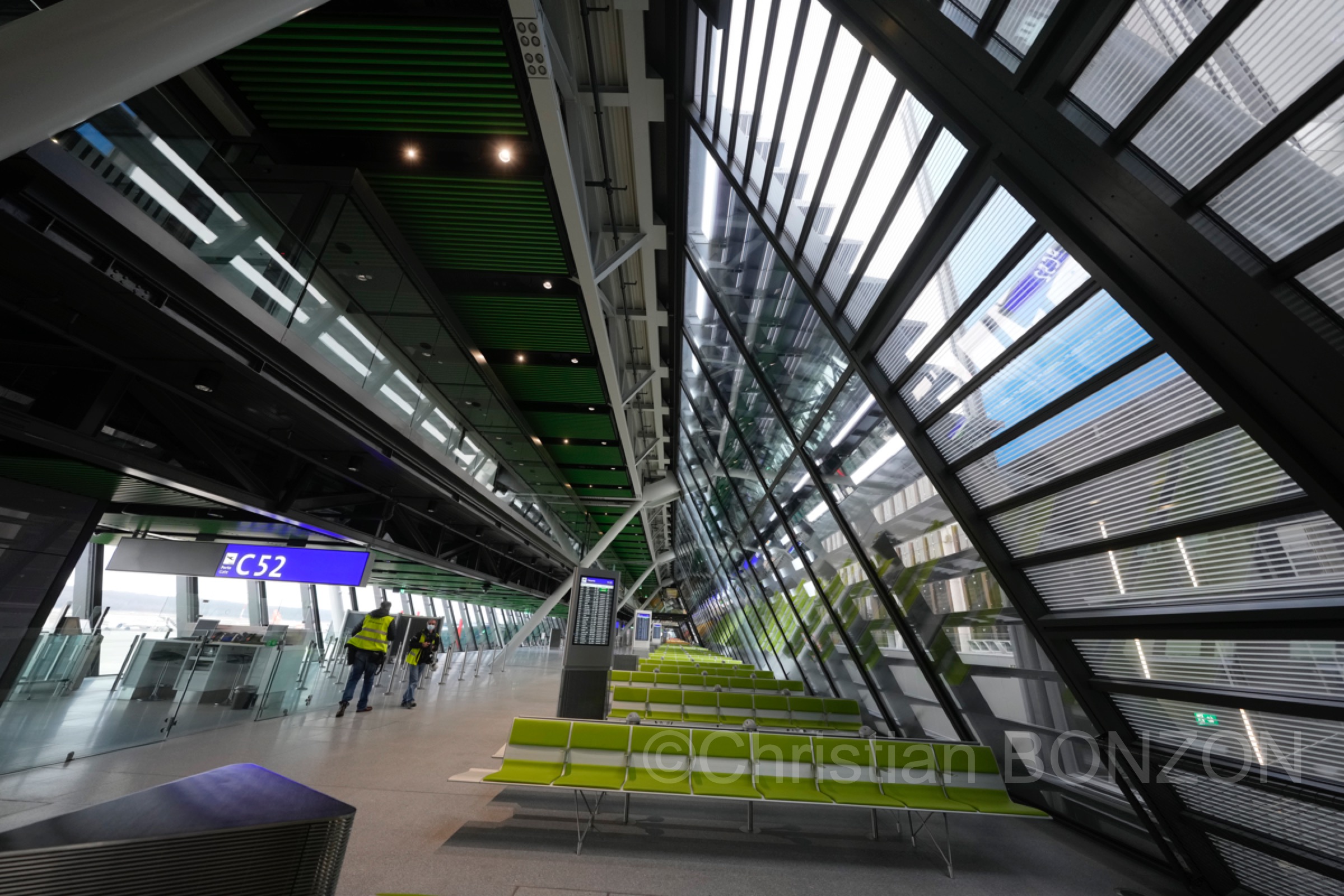 Aile_Est_Aeroport001