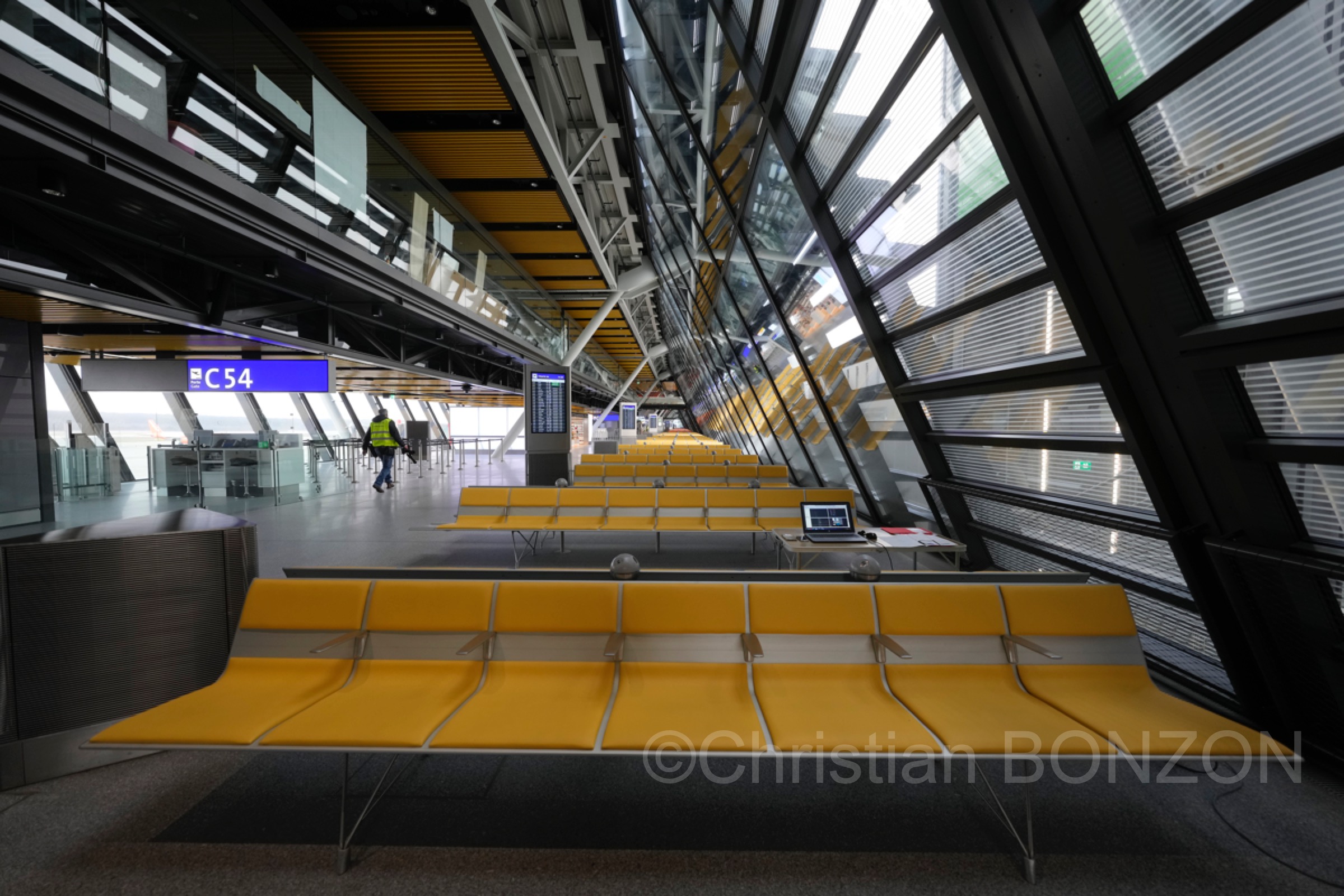 Aile_Est_Aeroport004