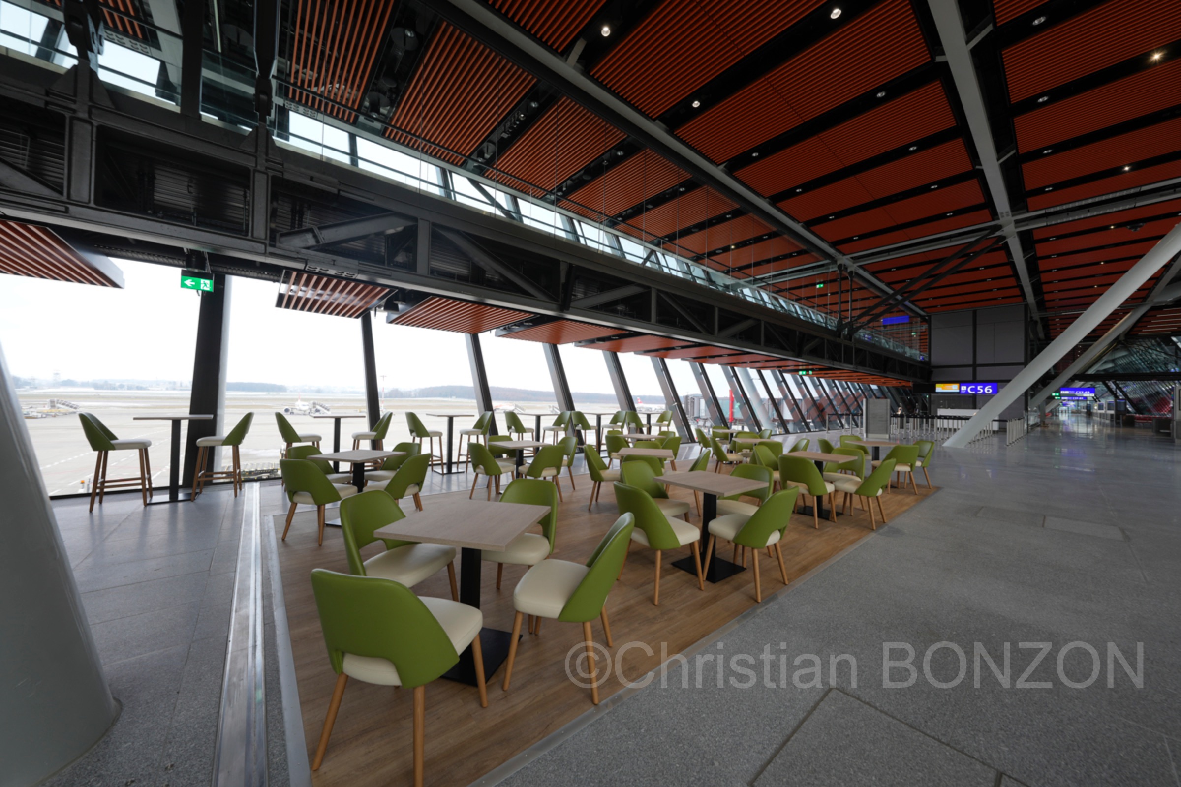 Aile_Est_Aeroport007