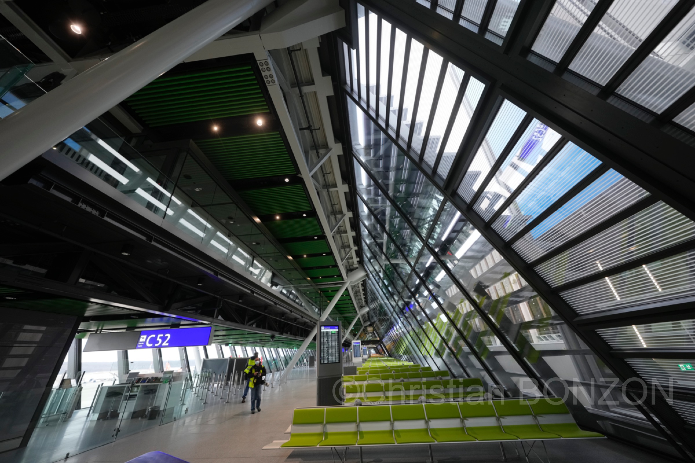 Aile_Est_Aeroport034