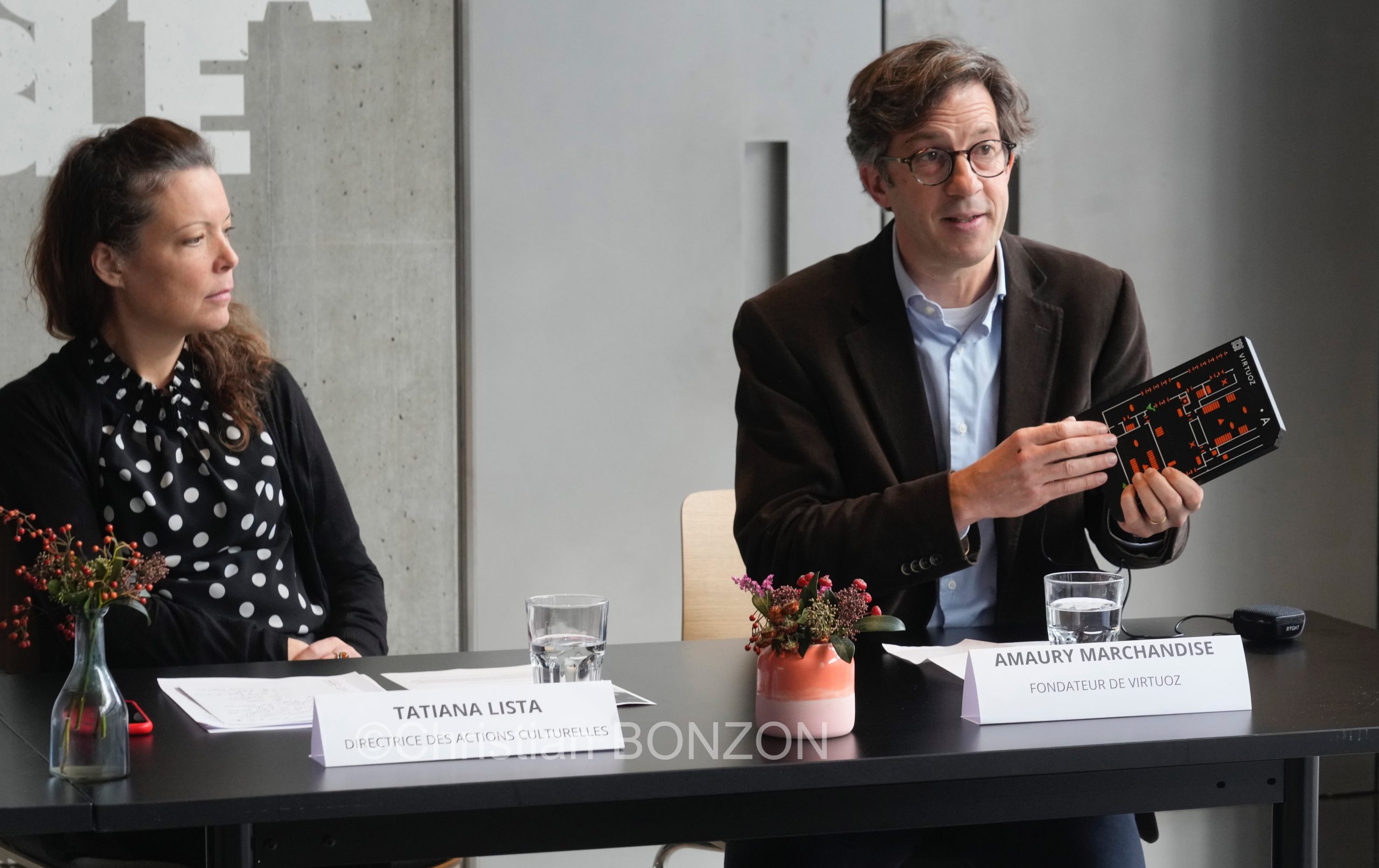 Mal_ V010oyants_Nouvelle_Comedie