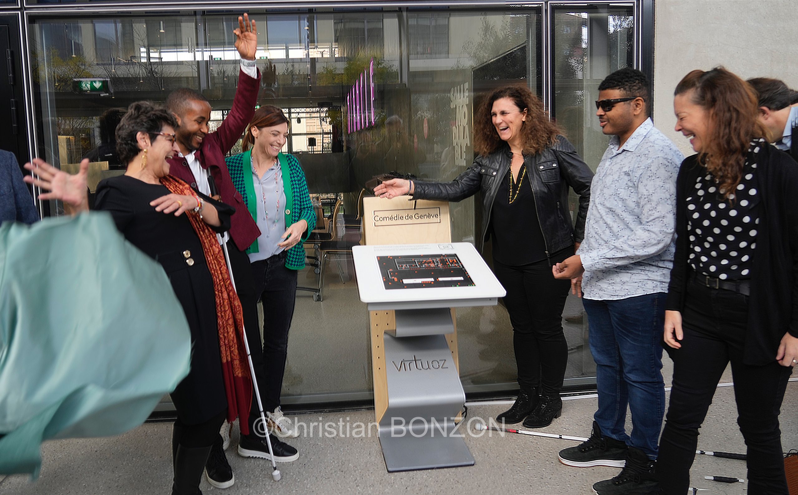 Mal_ V012oyants_Nouvelle_Comedie