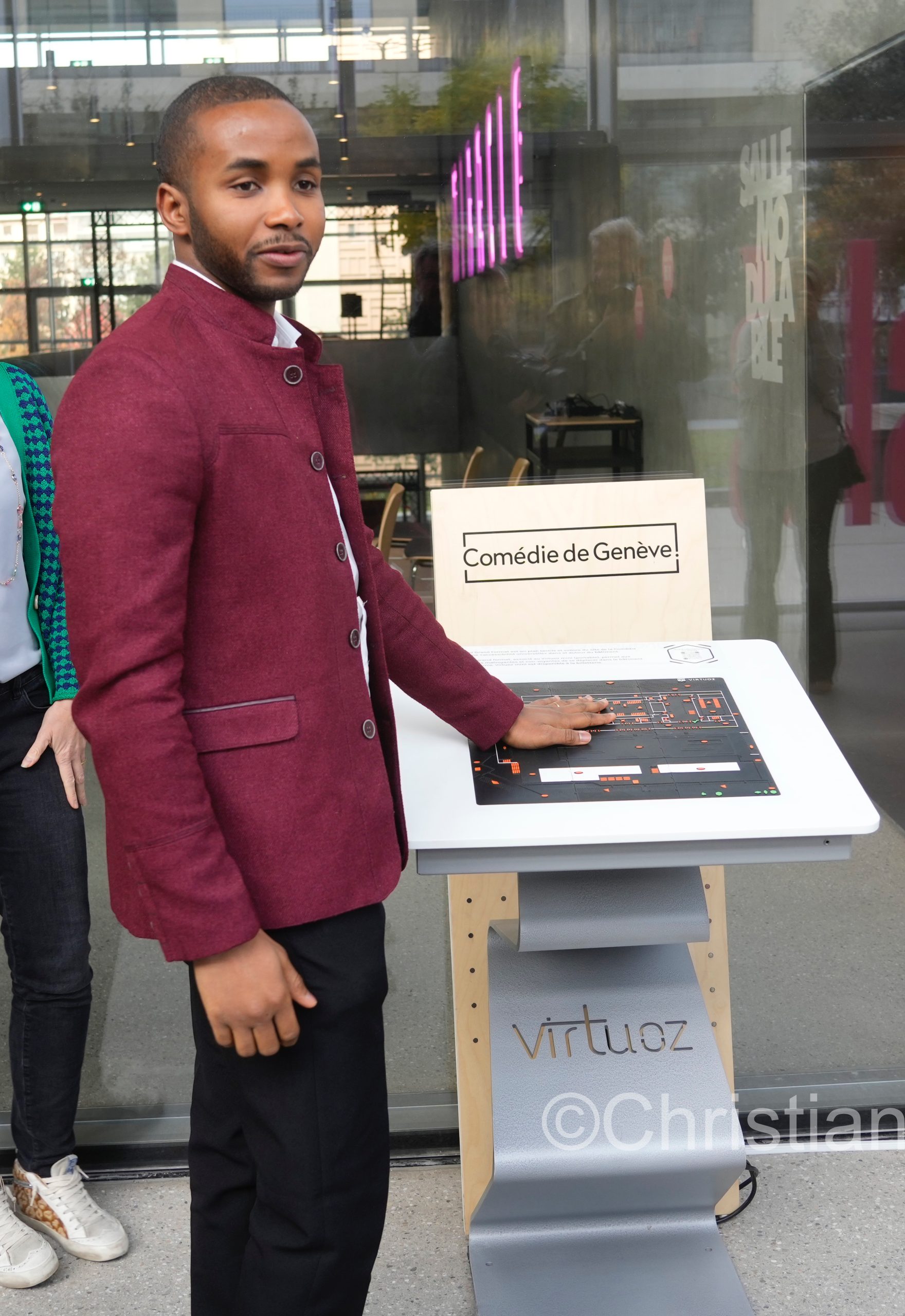 Mal_ V014oyants_Nouvelle_Comedie