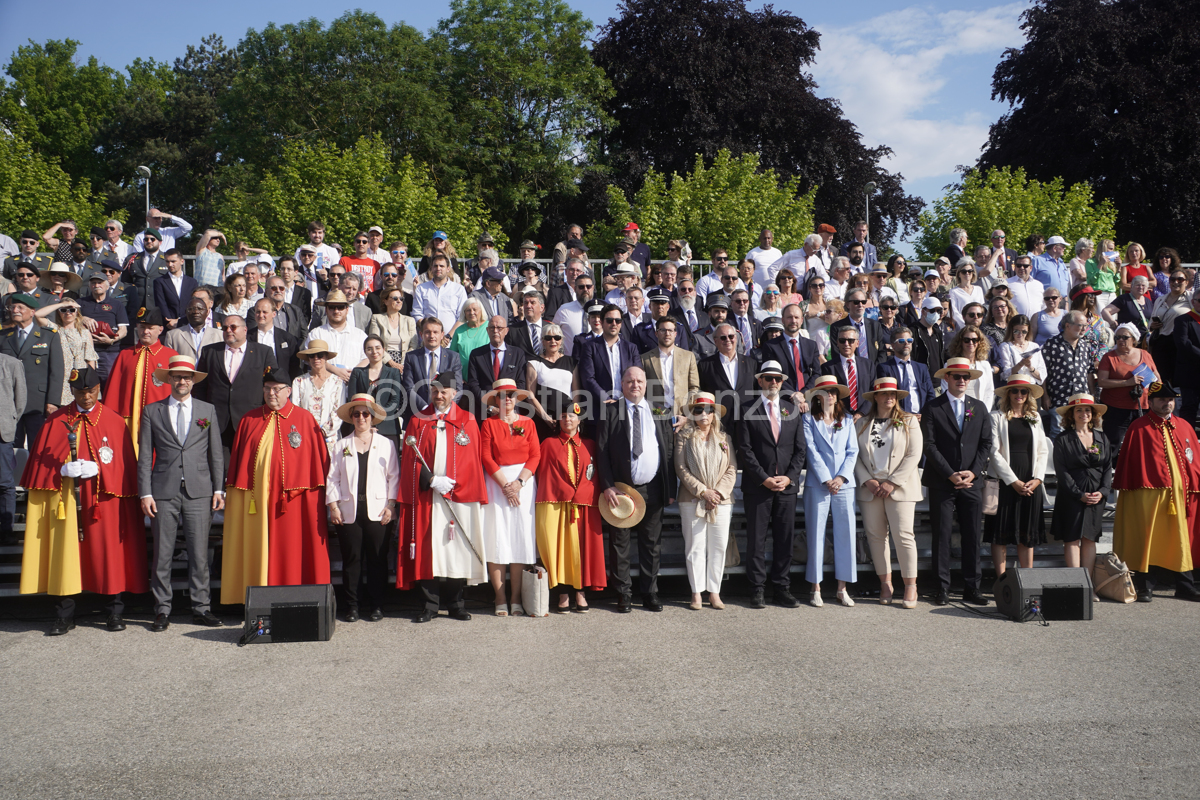 ceremoniedupremierjuin010