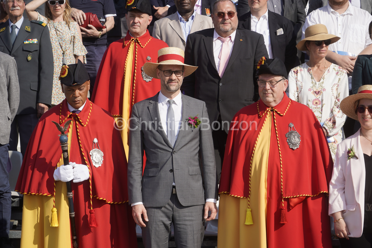 ceremoniedupremierjuin011