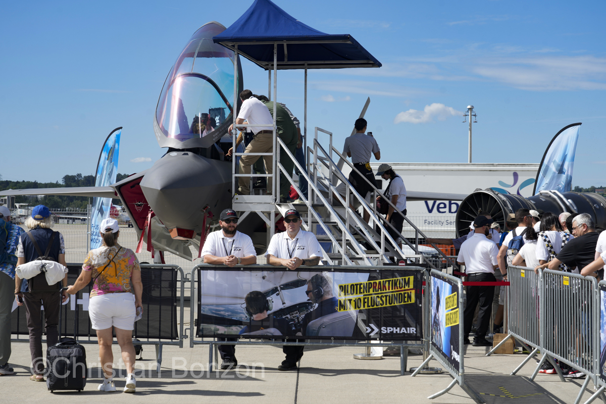 75 ans Aeroport de Zurich.