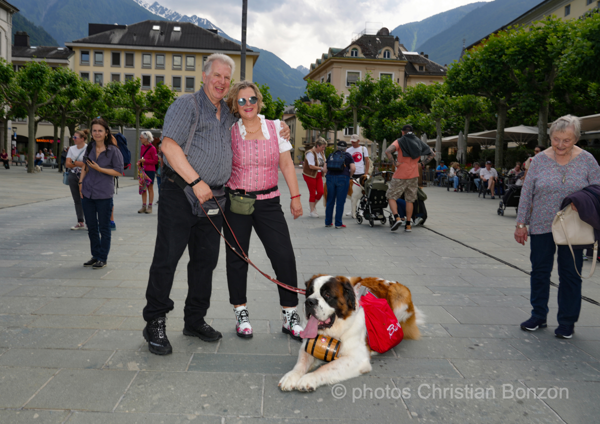 Saint_Bernard_cortege_Martigny003