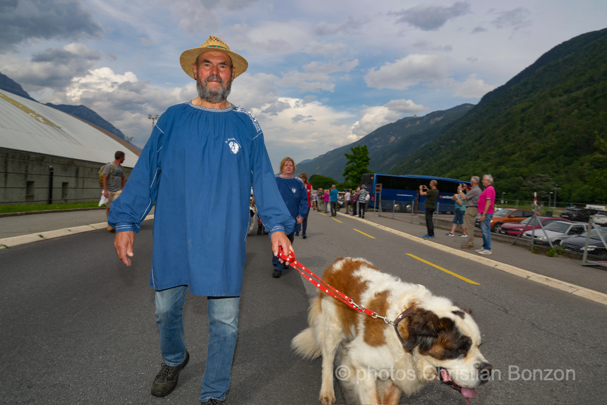 Saint_Bernard_cortege_Martigny026