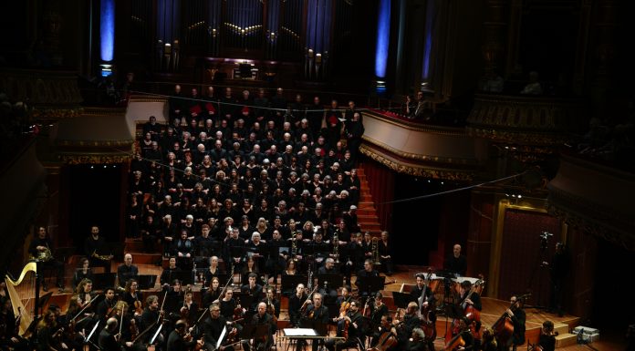 Genève rend hommage en musique aux victimes de Crans-Montana