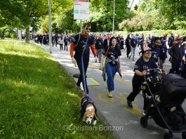 Genève célèbre les 75 ans de l’OMS en marchant ensemble