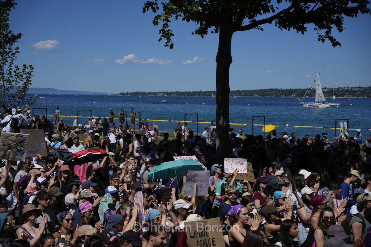 La manifestation No G7 14 juin Geneve