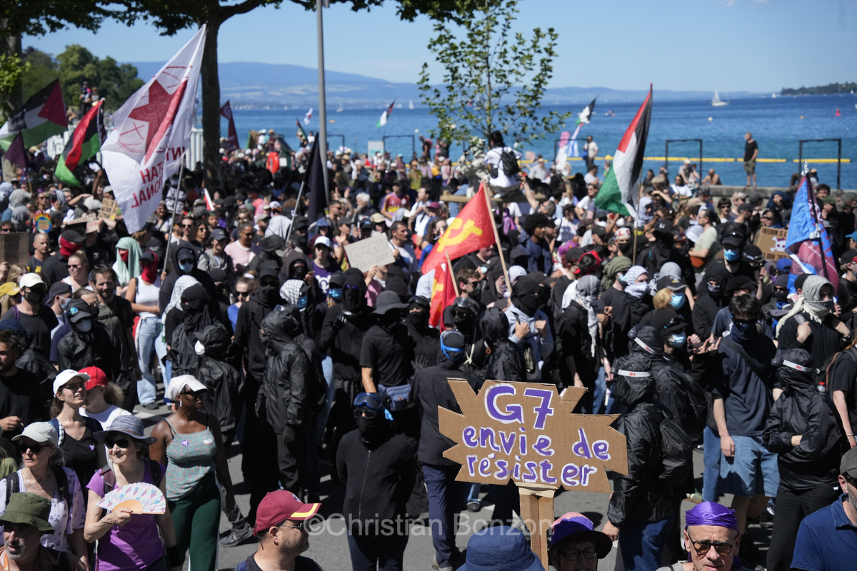 La manifestation No G7 14 juin Geneve