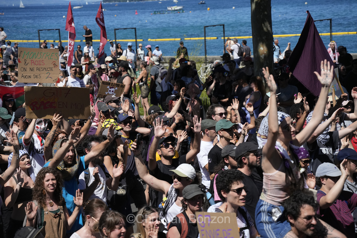 La manifestation No G7 14 juin Geneve