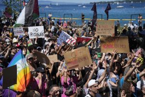 La manifestation No G7 14 juin Geneve