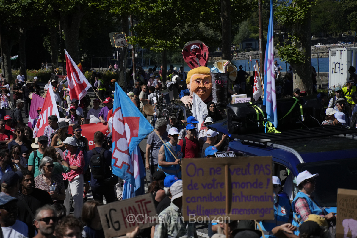 La manifestation No G7 14 juin Geneve
