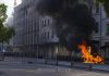 Genève, du cortège festif aux flammes d’une Tesla