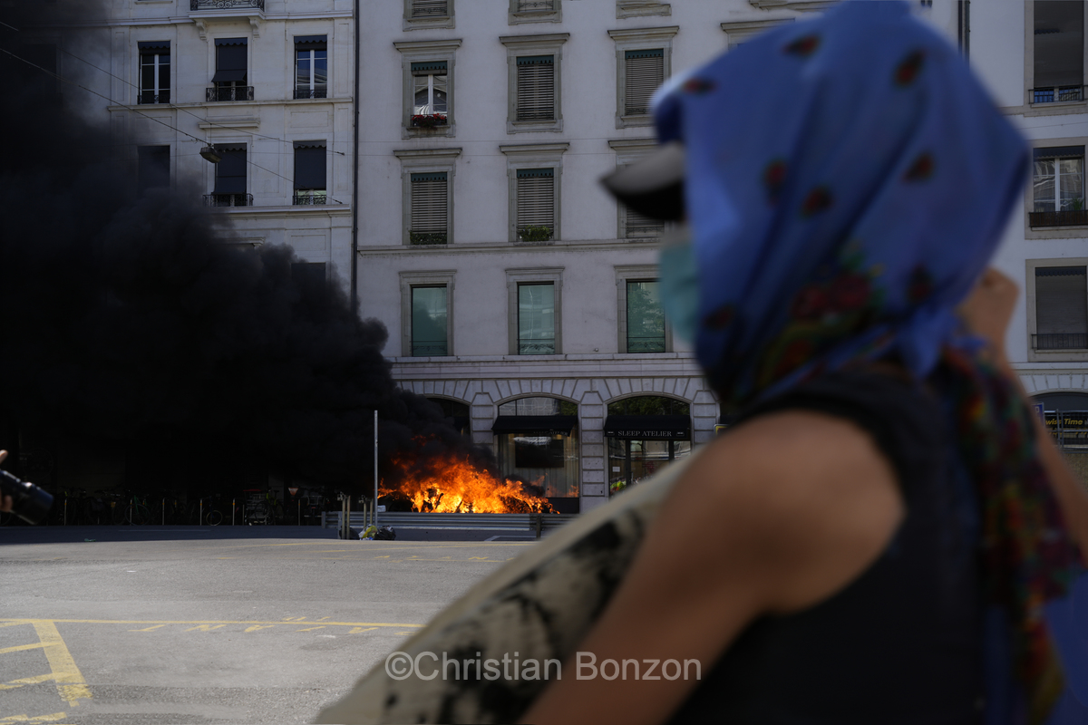 La manifestation No G7 14 juin Geneve