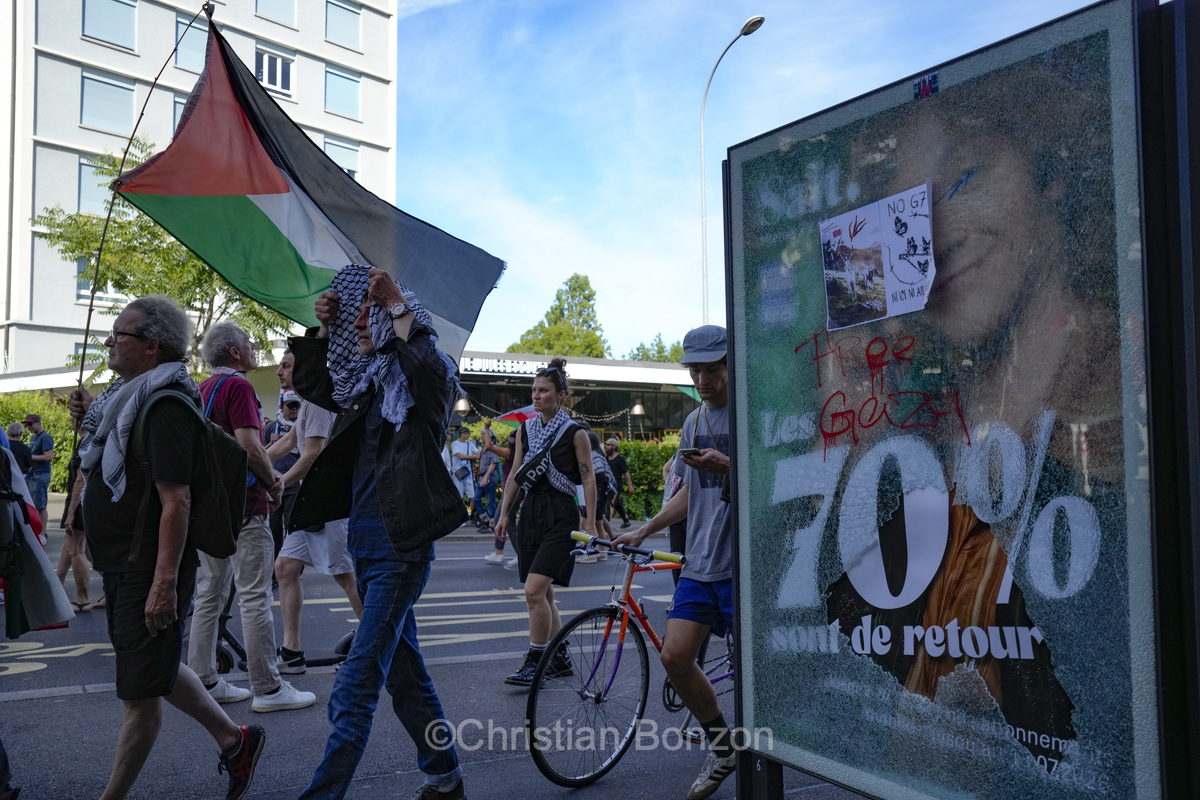 La manifestation No G7 14 juin Geneve